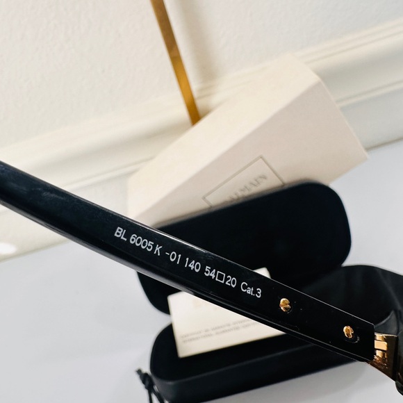 BALMAIN Classic Black Sunglasses - Picture 4 of 6